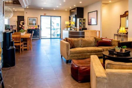 Indoor sitting area at Harmony Place addiction rehab center in Los Angeles