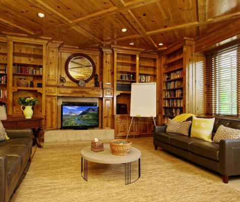 A sitting room at Harmony Place rehab treatment center, convenient to Las Vegas